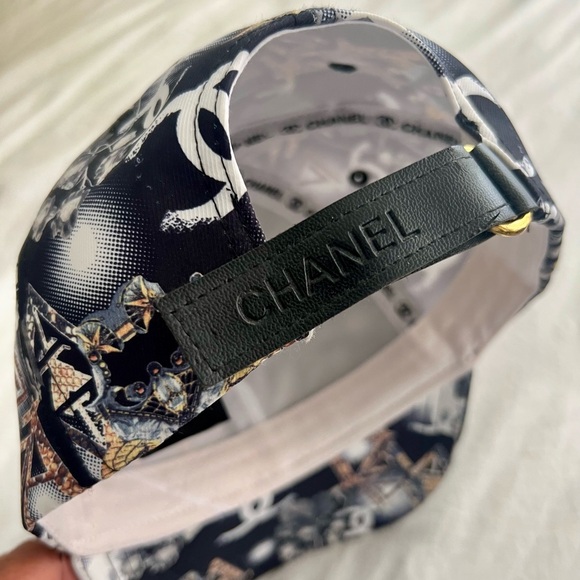 👑✅PRICE FIRM✅Women’s Stylish Black CC Fashion Cap with Gold Tone Charm - Picture 8 of 16